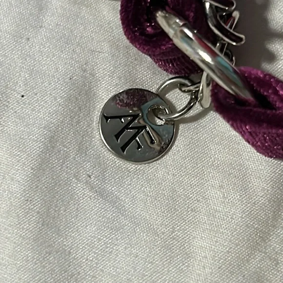 Stylish Purple Velvet Purse with Handle and Metal Chain - Picture 2 of 5